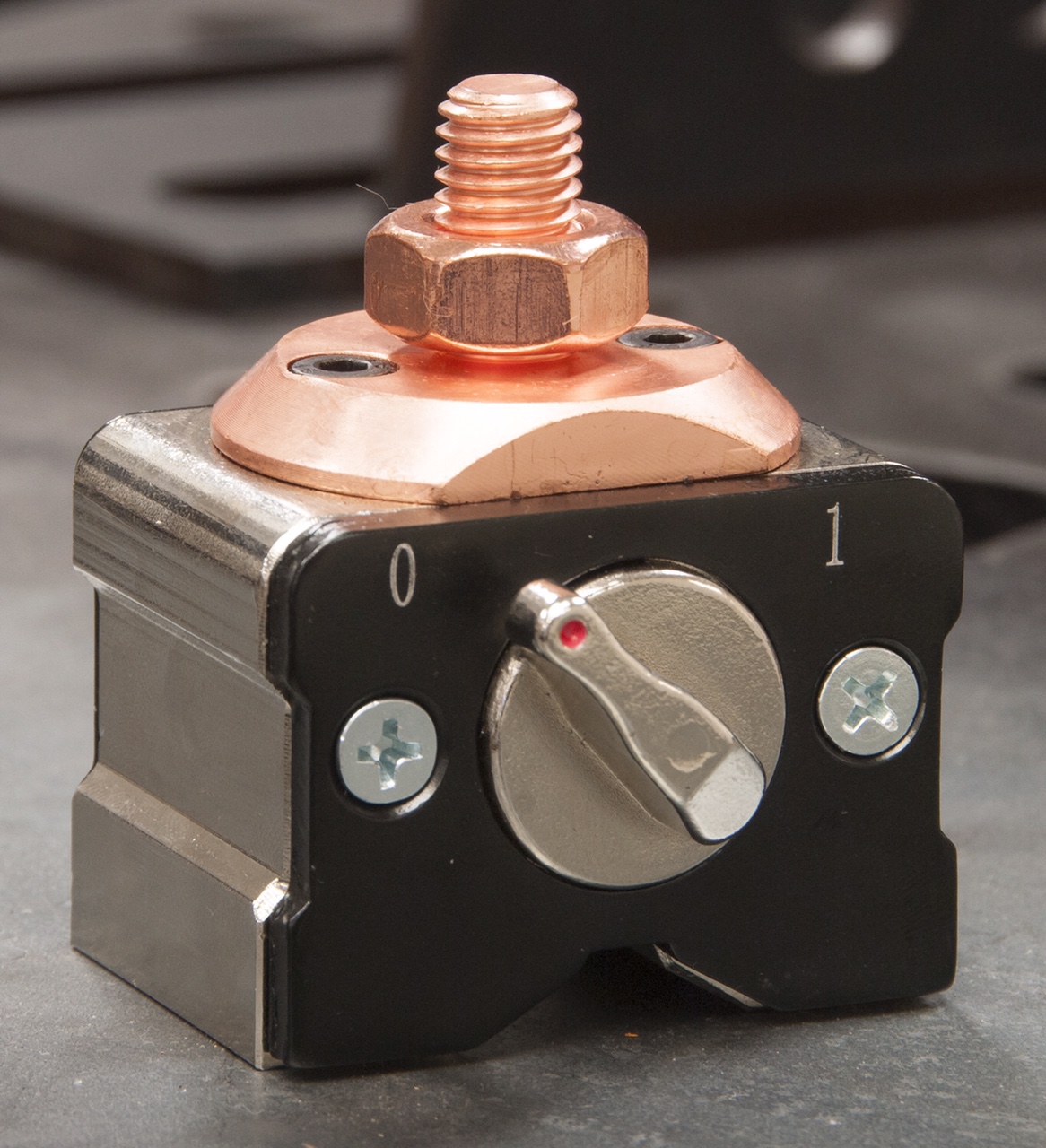 f8a4c5471df060cf2efa91cc4af851e8 STRONDHAND Jordmagnet 500Amp On/Off